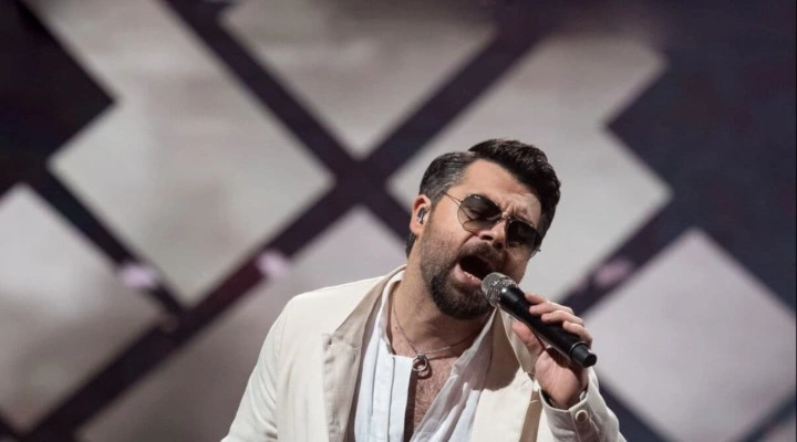 Алексей Чумаков «Девочке, девушке, женщине»