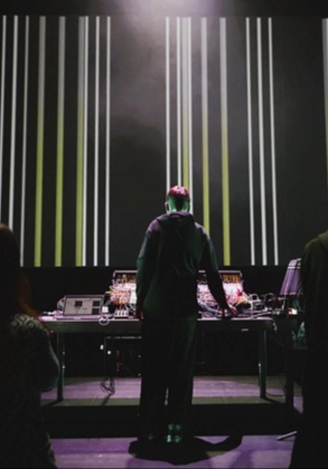 Музыкальный спектакль «Новая XIII. Шумная комната. Хэппенинг в гараже» в Санкт-Петербурге: билеты